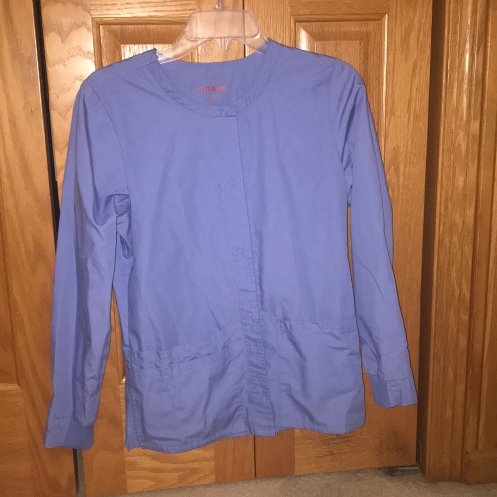 Long- sleeve scrub top